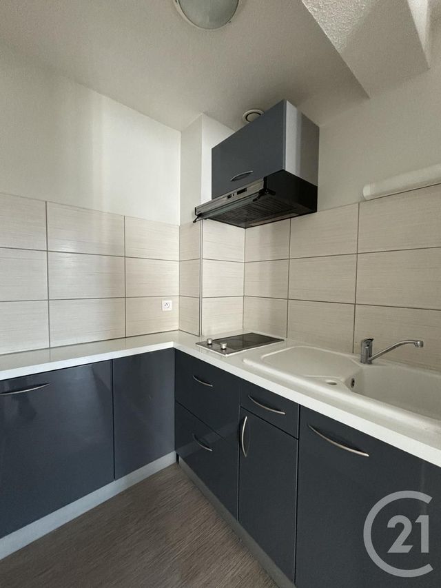 Appartement T3 à louer - 3 pièces - 64.0 m2 - AURILLAC - 15 - AUVERGNE - Century 21 Pradel Immobilier