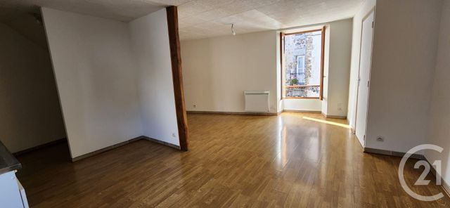 Appartement T3 à louer - 3 pièces - 61.0 m2 - VIC SUR CERE - 15 - AUVERGNE - Century 21 Pradel Immobilier