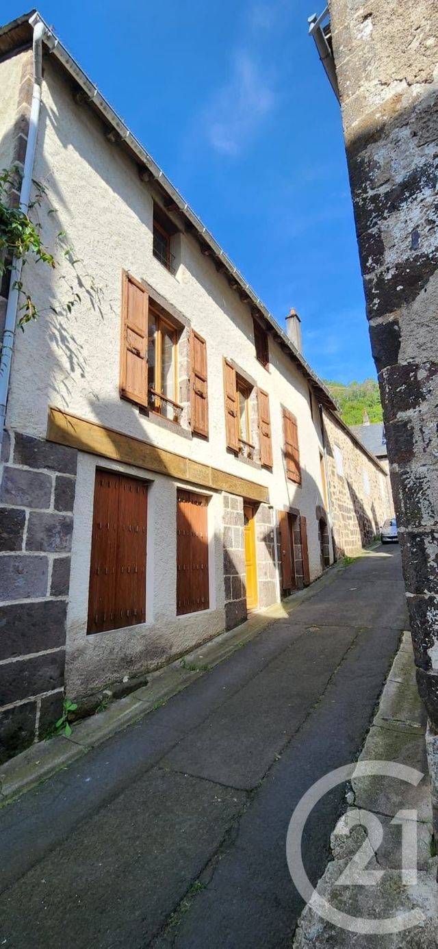 Appartement T3 à louer - 3 pièces - 61.0 m2 - VIC SUR CERE - 15 - AUVERGNE - Century 21 Pradel Immobilier