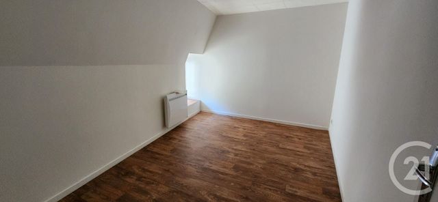 Appartement T3 à louer - 3 pièces - 61.0 m2 - VIC SUR CERE - 15 - AUVERGNE - Century 21 Pradel Immobilier