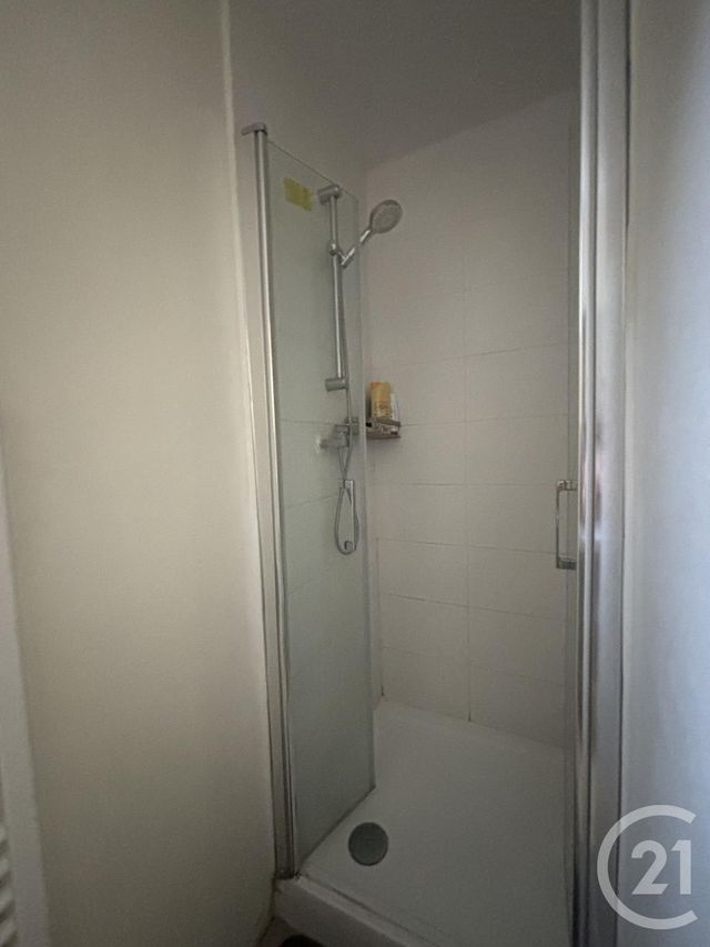 Afficher la photo en grand Appartement T3 à vendre - 2 pièces - 51.0 m2 - AURILLAC - 15 - AUVERGNE - Century 21 Pradel Immobilier
