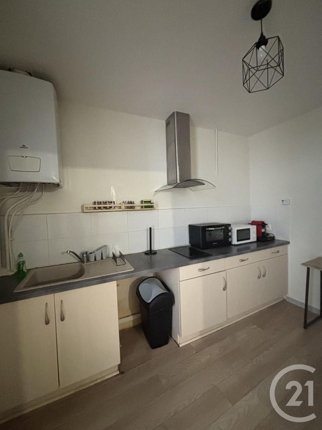 Afficher la photo en grand Appartement T3 à vendre - 2 pièces - 51.0 m2 - AURILLAC - 15 - AUVERGNE - Century 21 Pradel Immobilier