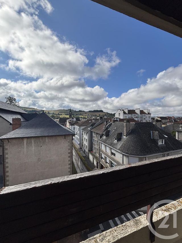 Appartement T4 à louer - 4 pièces - 71.37 m2 - AURILLAC - 15 - AUVERGNE - Century 21 Pradel Immobilier