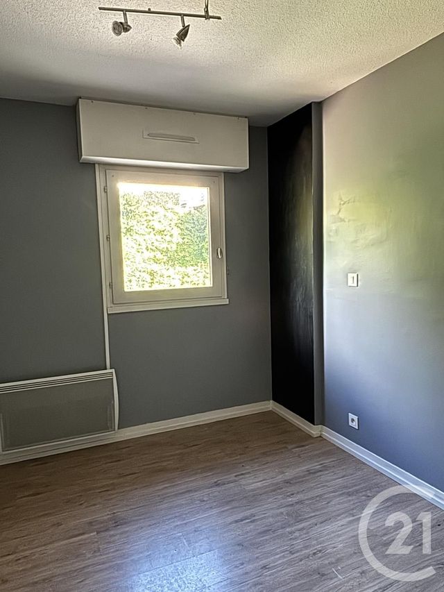 Appartement T4 à louer - 4 pièces - 71.37 m2 - AURILLAC - 15 - AUVERGNE - Century 21 Pradel Immobilier