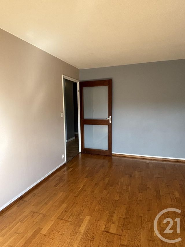 Appartement T4 à louer - 4 pièces - 71.37 m2 - AURILLAC - 15 - AUVERGNE - Century 21 Pradel Immobilier