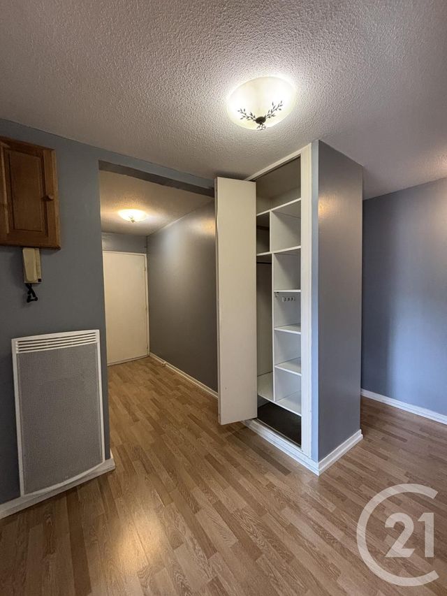 Appartement T4 à louer - 4 pièces - 71.37 m2 - AURILLAC - 15 - AUVERGNE - Century 21 Pradel Immobilier