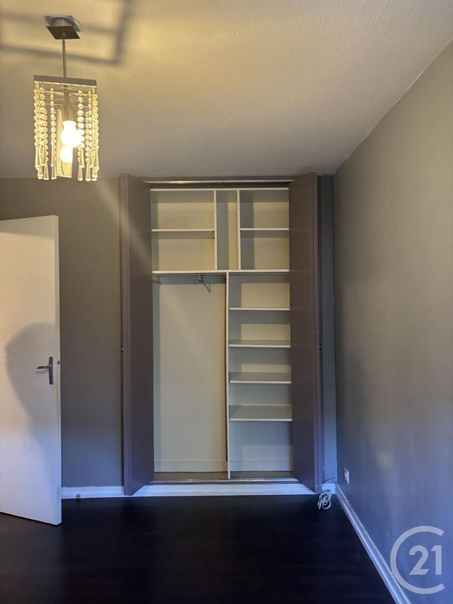 Appartement T4 à louer - 4 pièces - 71.37 m2 - AURILLAC - 15 - AUVERGNE - Century 21 Pradel Immobilier