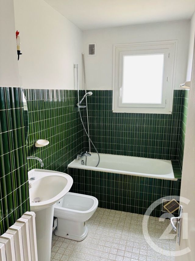 maison à vendre - 5 pièces - 108.0 m2 - VIC SUR CERE - 15 - AUVERGNE - Century 21 Pradel Immobilier