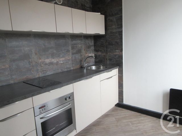 Appartement T2 à louer - 2 pièces - 43.0 m2 - AURILLAC - 15 - AUVERGNE - Century 21 Pradel Immobilier