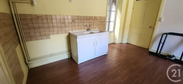Afficher la photo en grand Appartement F2 à vendre - 2 pièces - 39.88 m2 - LAROQUEBROU - 15 - AUVERGNE - Century 21 Pradel Immobilier