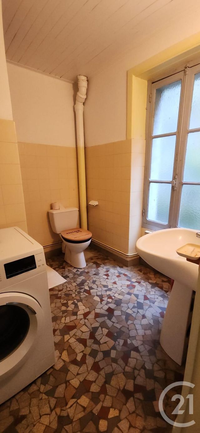 Afficher la photo en grand Appartement F2 à vendre - 2 pièces - 39.88 m2 - LAROQUEBROU - 15 - AUVERGNE - Century 21 Pradel Immobilier