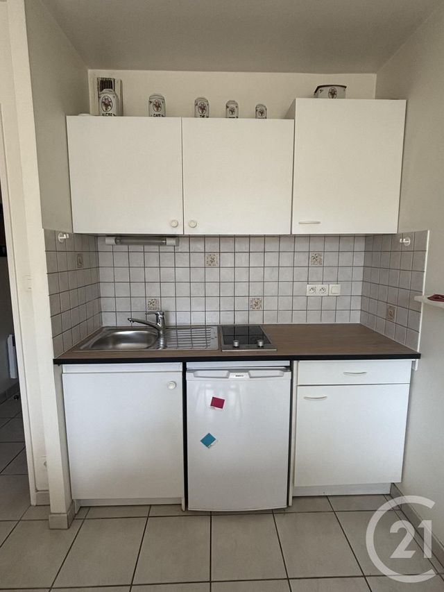 Appartement F2 à louer - 2 pièces - 33.1 m2 - AURILLAC - 15 - AUVERGNE - Century 21 Pradel Immobilier