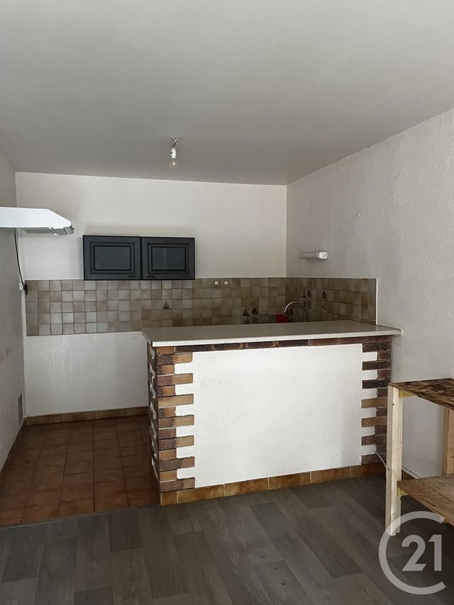 Appartement Studio à louer - 1 pièce - 26.0 m2 - AURILLAC - 15 - AUVERGNE - Century 21 Pradel Immobilier