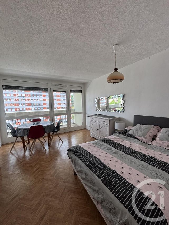 Appartement T1 à louer - 1 pièce - 29.0 m2 - AURILLAC - 15 - AUVERGNE - Century 21 Pradel Immobilier