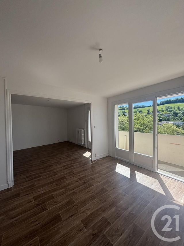Appartement T4 à louer - 4 pièces - 80.21 m2 - AURILLAC - 15 - AUVERGNE - Century 21 Pradel Immobilier