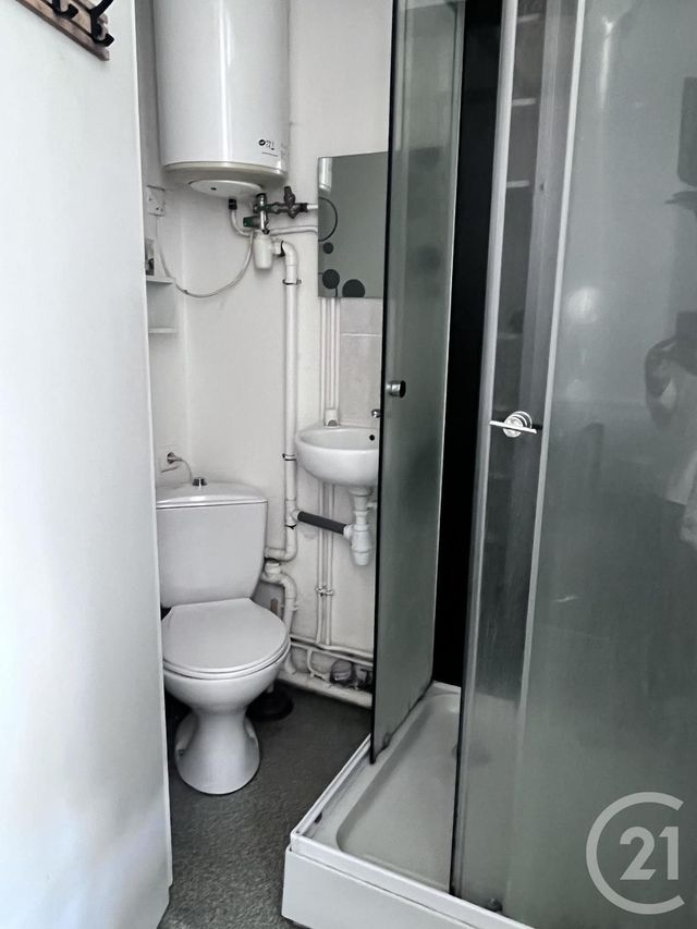 Afficher la photo en grand Appartement Studio à vendre - 2 pièces - 16.94 m2 - AURILLAC - 15 - AUVERGNE - Century 21 Pradel Immobilier