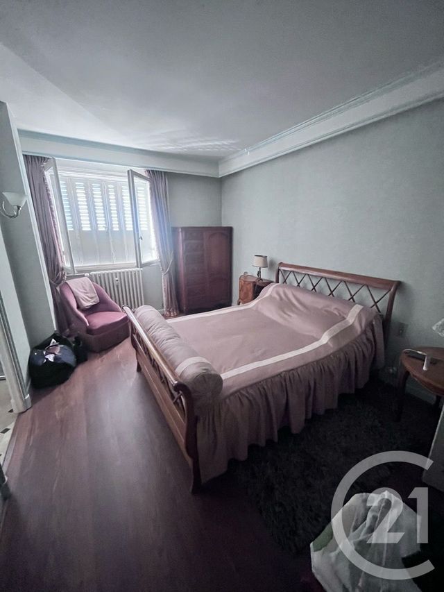Afficher la photo en grand Appartement T4 à vendre - 5 pièces - 123.02 m2 - AURILLAC - 15 - AUVERGNE - Century 21 Pradel Immobilier