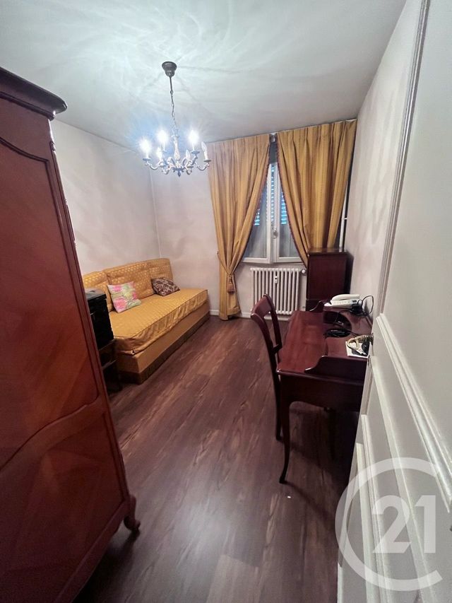 Afficher la photo en grand Appartement T4 à vendre - 5 pièces - 123.02 m2 - AURILLAC - 15 - AUVERGNE - Century 21 Pradel Immobilier