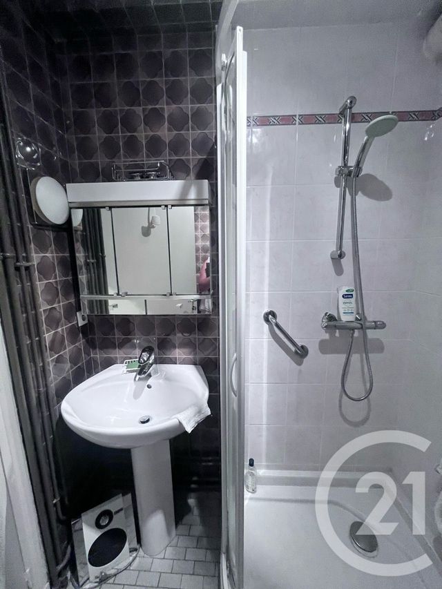 Afficher la photo en grand Appartement T4 à vendre - 5 pièces - 123.02 m2 - AURILLAC - 15 - AUVERGNE - Century 21 Pradel Immobilier