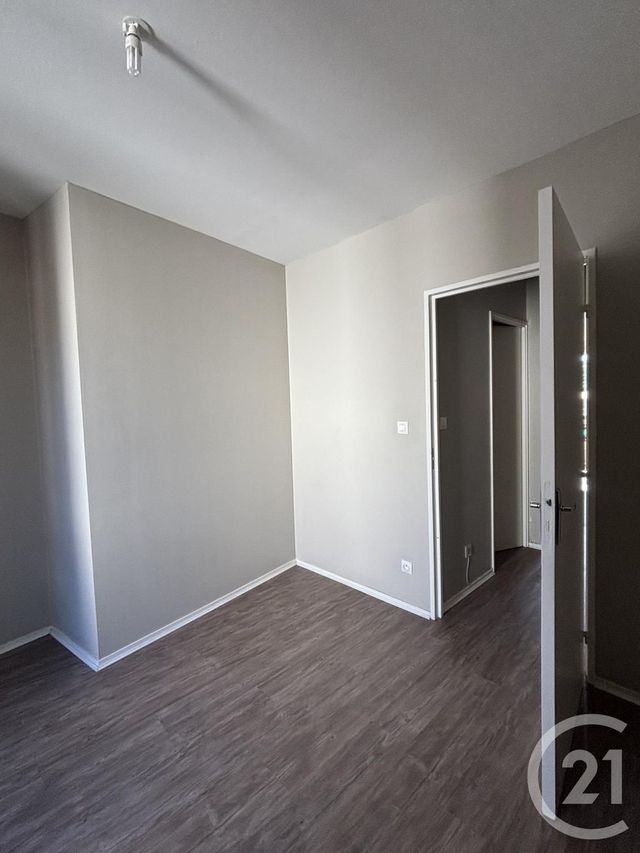 Appartement T2 à louer - 2 pièces - 48.0 m2 - AURILLAC - 15 - AUVERGNE - Century 21 Pradel Immobilier
