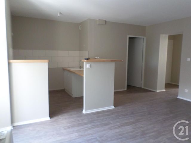 Appartement T2 à louer - 2 pièces - 48.0 m2 - AURILLAC - 15 - AUVERGNE - Century 21 Pradel Immobilier