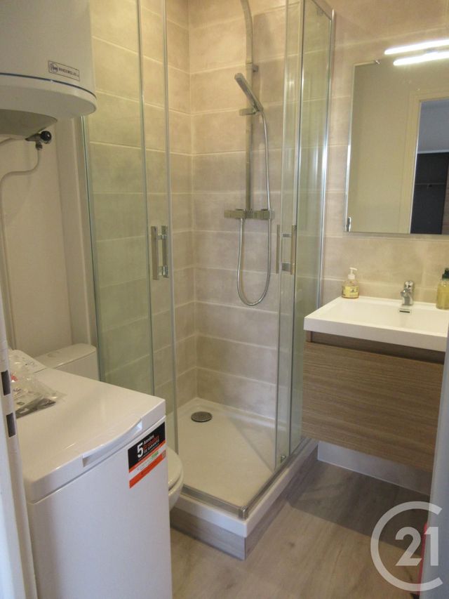 Appartement Studio à louer - 1 pièce - 20.0 m2 - AURILLAC - 15 - AUVERGNE - Century 21 Pradel Immobilier