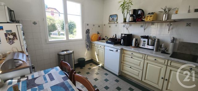 Afficher la photo en grand maison à vendre - 8 pièces - 170.0 m2 - LE ROUGET PERS - 15 - AUVERGNE - Century 21 Pradel Immobilier