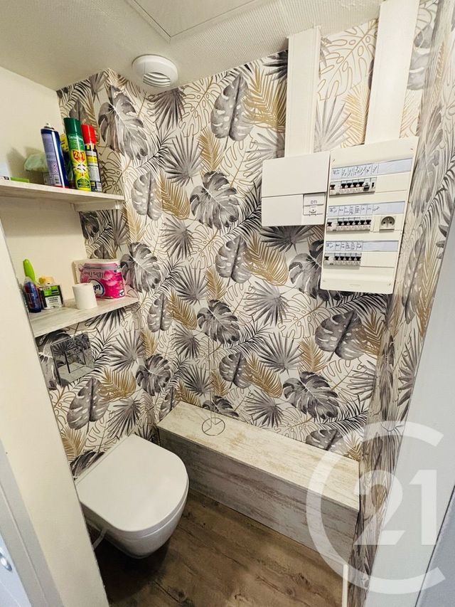 Afficher la photo en grand Appartement F3 à vendre - 3 pièces - 59.63 m2 - AURILLAC - 15 - AUVERGNE - Century 21 Pradel Immobilier