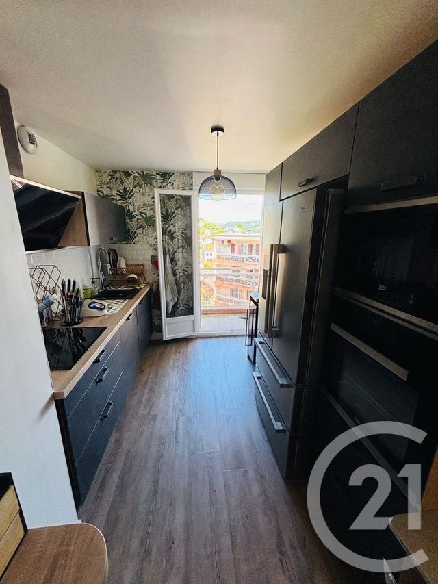 Afficher la photo en grand Appartement F3 à vendre - 3 pièces - 59.63 m2 - AURILLAC - 15 - AUVERGNE - Century 21 Pradel Immobilier