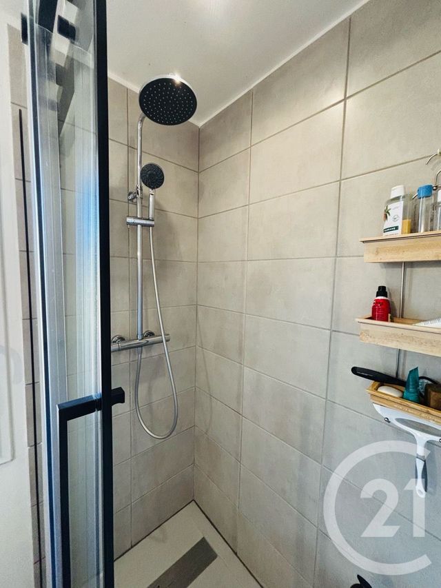 Afficher la photo en grand Appartement F3 à vendre - 3 pièces - 59.63 m2 - AURILLAC - 15 - AUVERGNE - Century 21 Pradel Immobilier