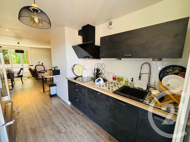 Afficher la photo en grand Appartement F3 à vendre - 3 pièces - 59.63 m2 - AURILLAC - 15 - AUVERGNE - Century 21 Pradel Immobilier