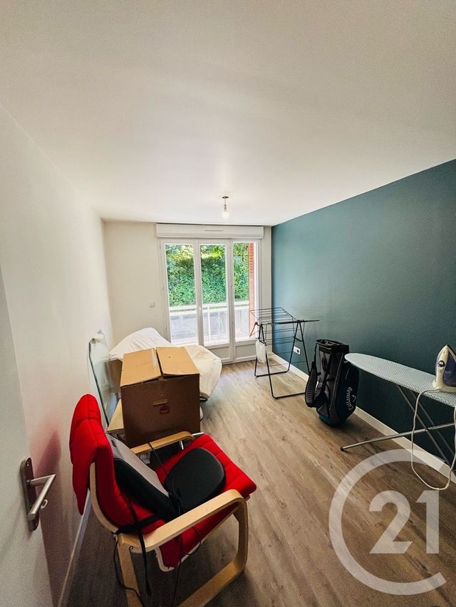 Afficher la photo en grand Appartement F3 à vendre - 3 pièces - 59.63 m2 - AURILLAC - 15 - AUVERGNE - Century 21 Pradel Immobilier