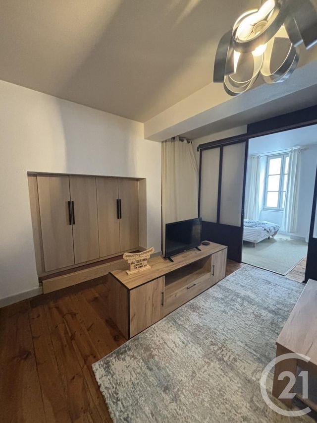 Appartement T2 à louer - 2 pièces - 51.0 m2 - AURILLAC - 15 - AUVERGNE - Century 21 Pradel Immobilier