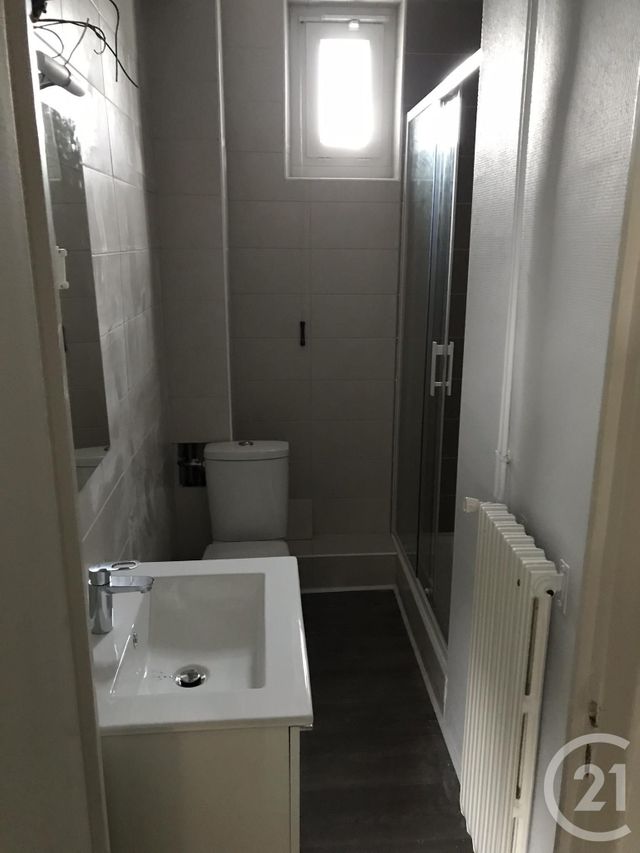 Appartement T3 à louer - 3 pièces - 51.0 m2 - AURILLAC - 15 - AUVERGNE - Century 21 Pradel Immobilier