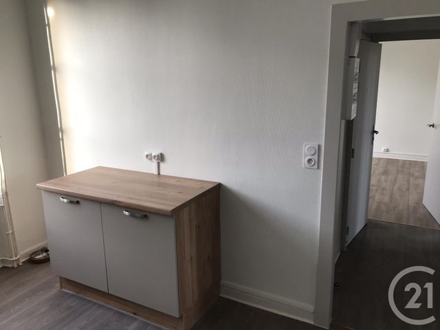 Appartement T3 à louer - 3 pièces - 51.0 m2 - AURILLAC - 15 - AUVERGNE - Century 21 Pradel Immobilier