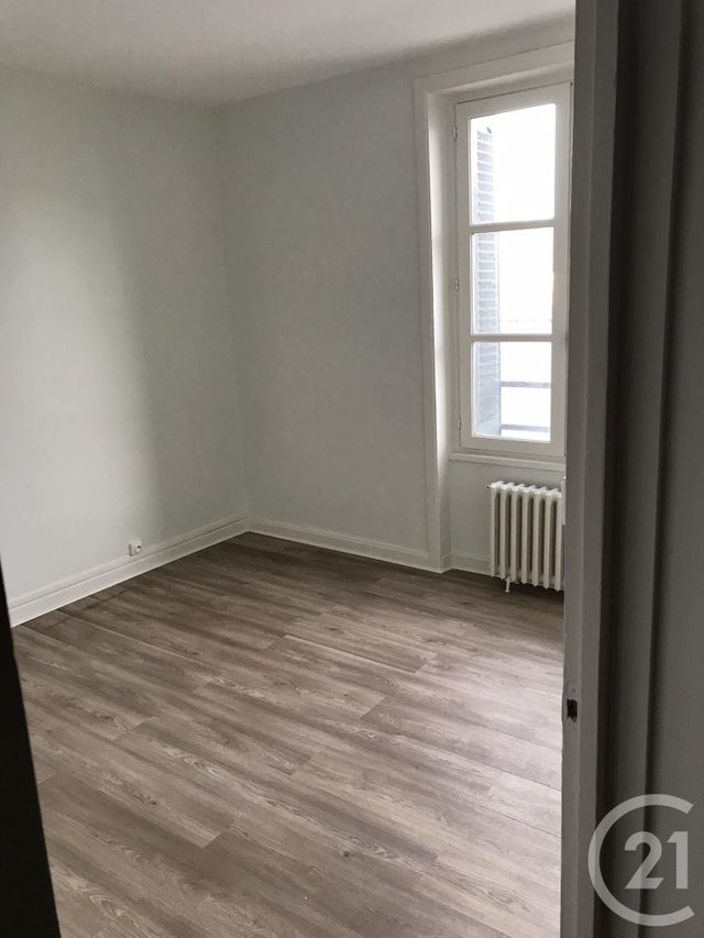 Appartement T3 à louer - 3 pièces - 51.0 m2 - AURILLAC - 15 - AUVERGNE - Century 21 Pradel Immobilier