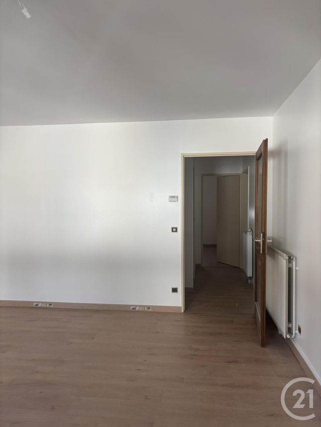 Appartement T3 à louer - 3 pièces - 82.0 m2 - AURILLAC - 15 - AUVERGNE - Century 21 Pradel Immobilier