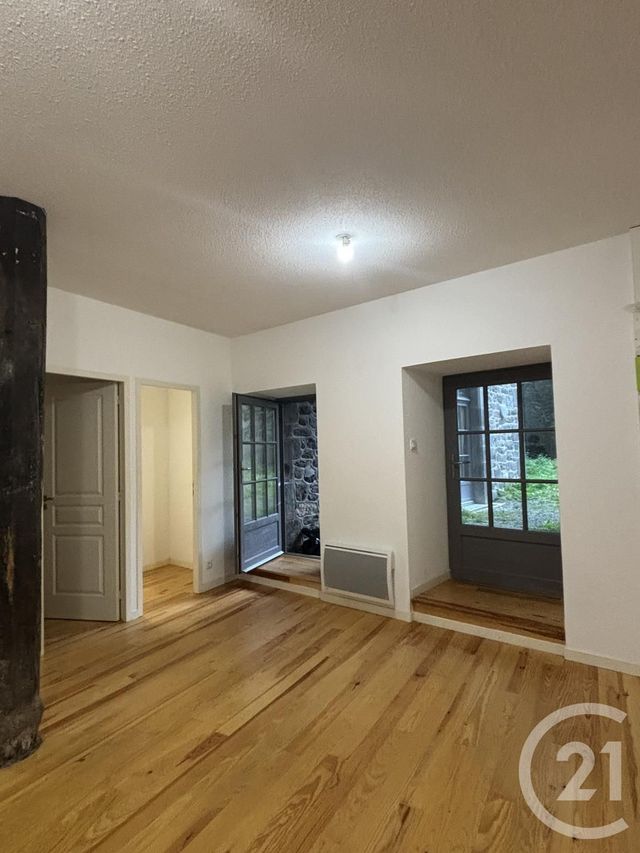 Appartement F2 à louer - 2 pièces - 49.0 m2 - AURILLAC - 15 - AUVERGNE - Century 21 Pradel Immobilier