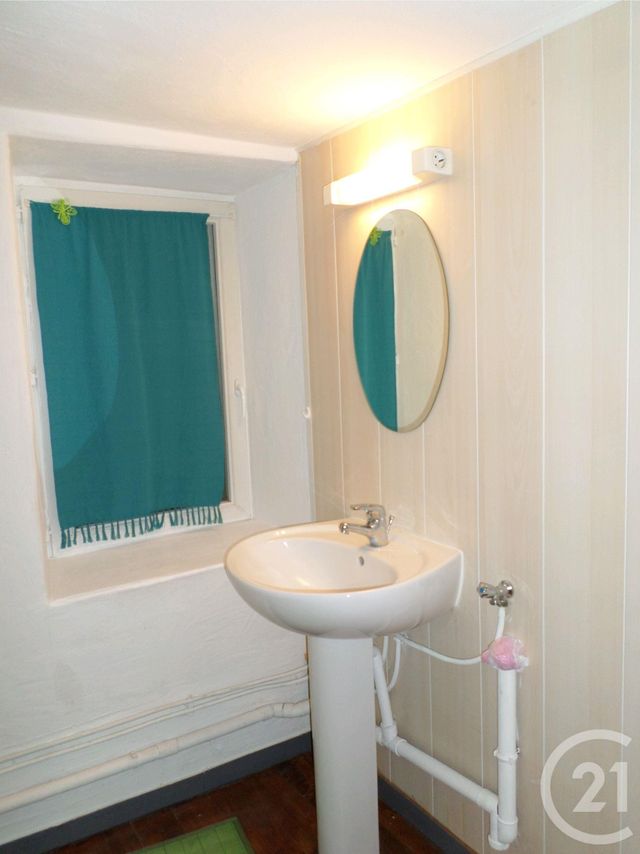 Afficher la photo en grand Appartement Studio à louer - 1 pièce - 24.6 m2 - AURILLAC - 15 - AUVERGNE - Century 21 Pradel Immobilier