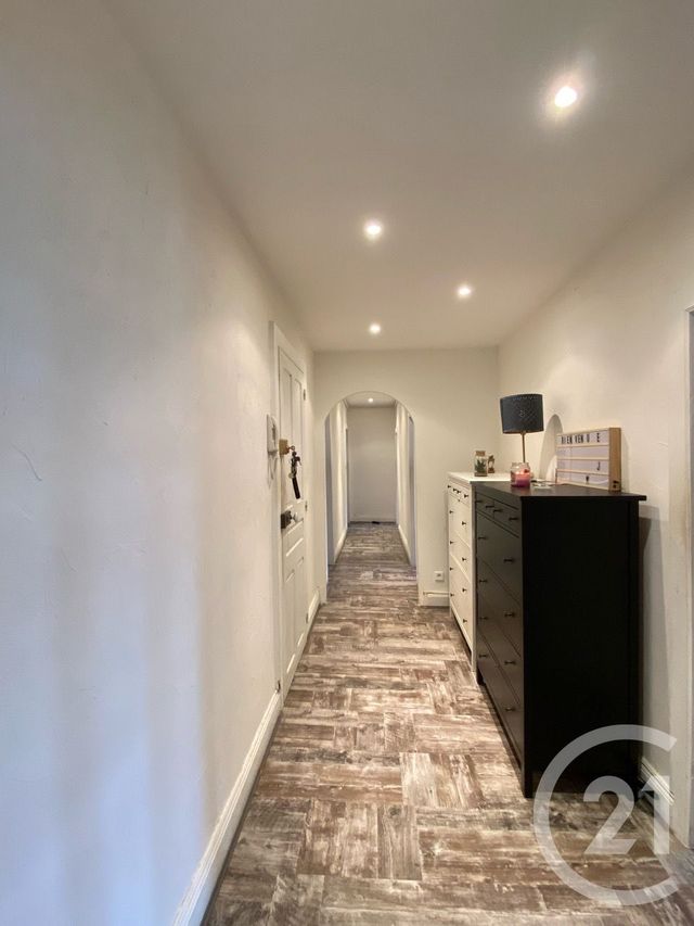 Afficher la photo en grand Appartement F8 à vendre - 8 pièces - 132.0 m2 - AURILLAC - 15 - AUVERGNE - Century 21 Pradel Immobilier