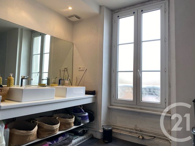 Afficher la photo en grand Appartement F8 à vendre - 8 pièces - 132.0 m2 - AURILLAC - 15 - AUVERGNE - Century 21 Pradel Immobilier