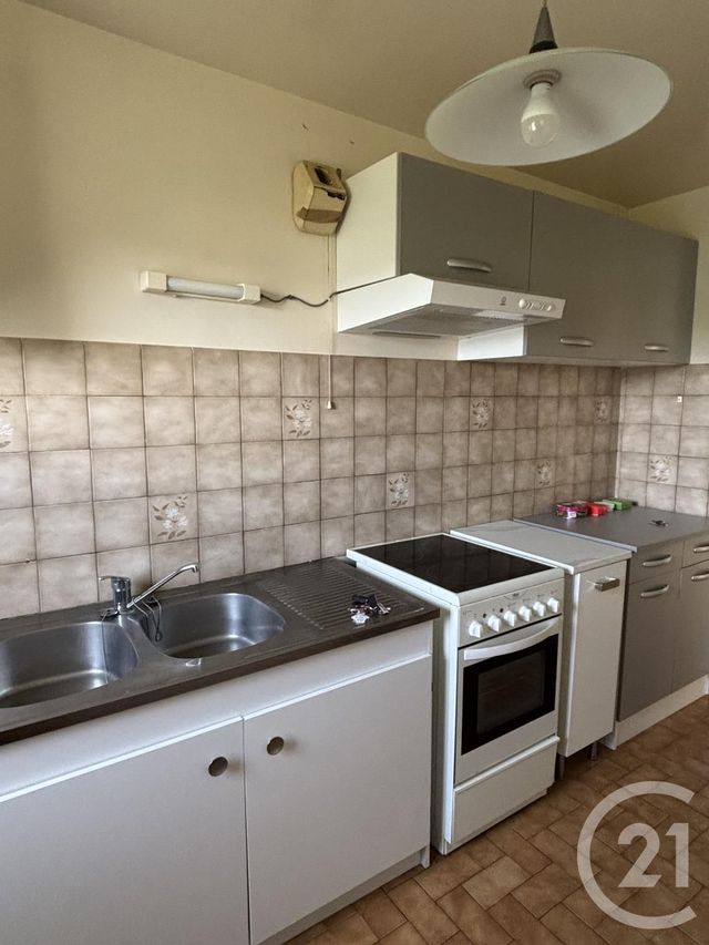 Appartement T3 à louer - 3 pièces - 65.0 m2 - AURILLAC - 15 - AUVERGNE - Century 21 Pradel Immobilier