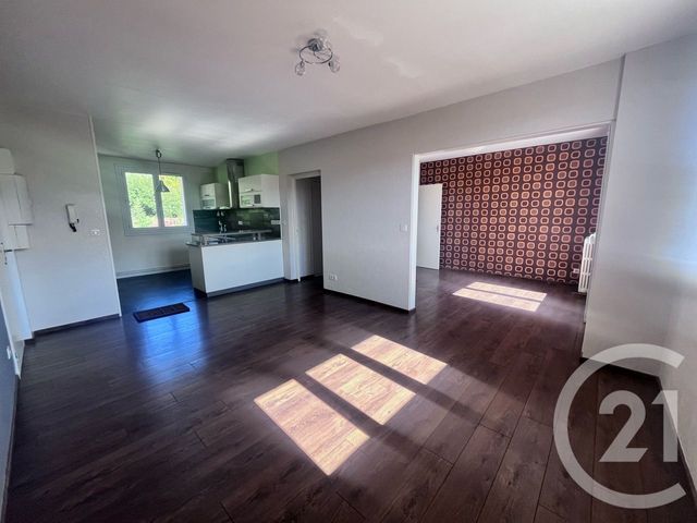 Appartement T4 à vendre - 3 pièces - 75.0 m2 - AURILLAC - 15 - AUVERGNE - Century 21 Pradel Immobilier