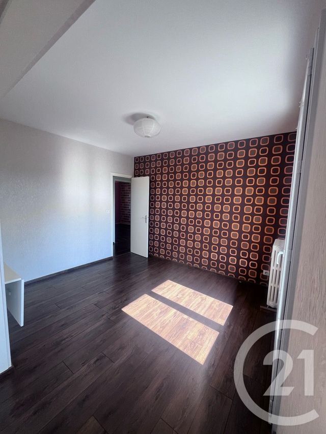 Appartement T4 à vendre - 3 pièces - 75.0 m2 - AURILLAC - 15 - AUVERGNE - Century 21 Pradel Immobilier