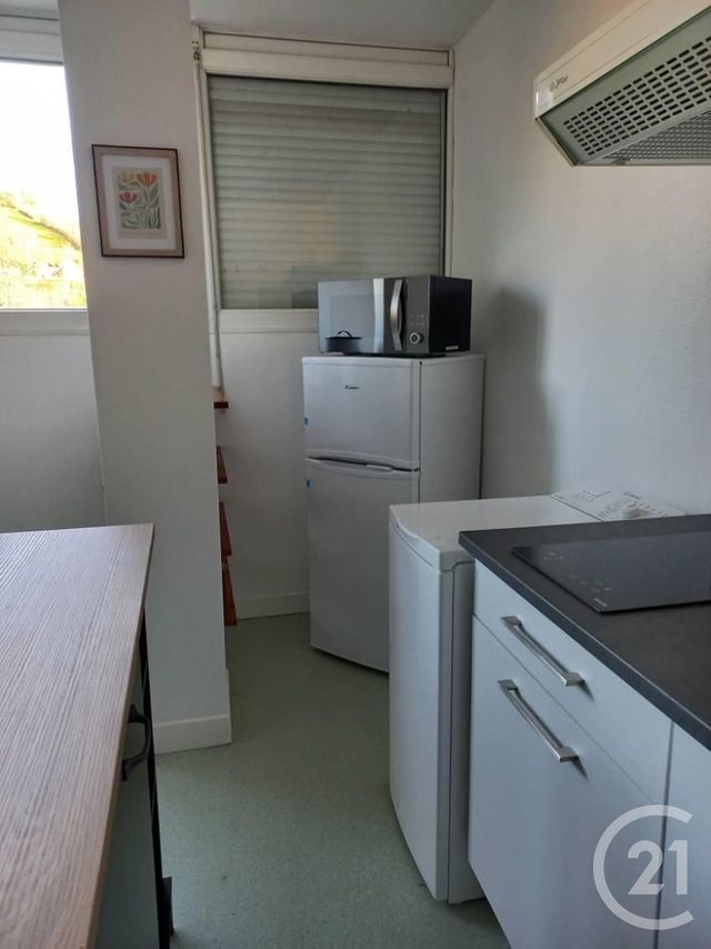 Appartement Studio à louer - 1 pièce - 20.0 m2 - AURILLAC - 15 - AUVERGNE - Century 21 Pradel Immobilier