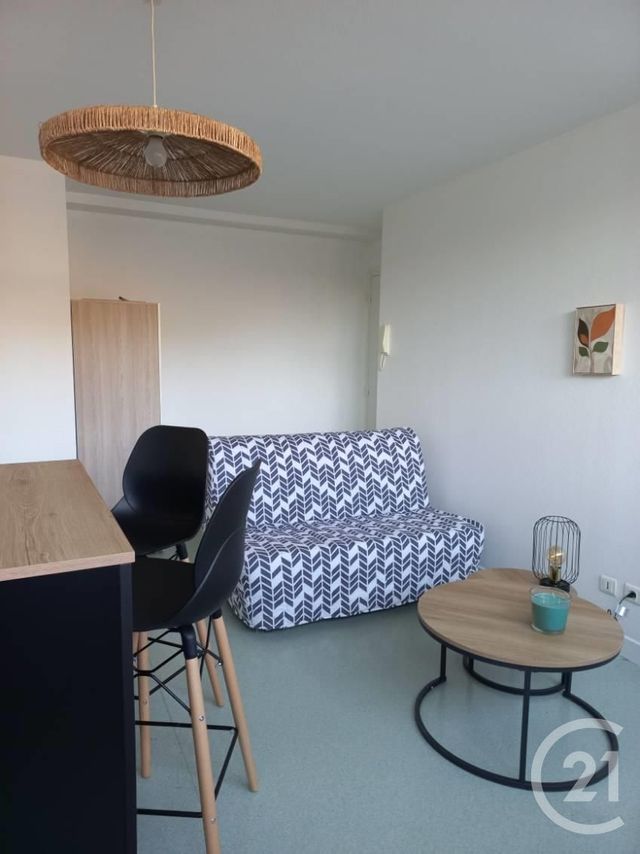 Appartement Studio à louer - 1 pièce - 20.0 m2 - AURILLAC - 15 - AUVERGNE - Century 21 Pradel Immobilier