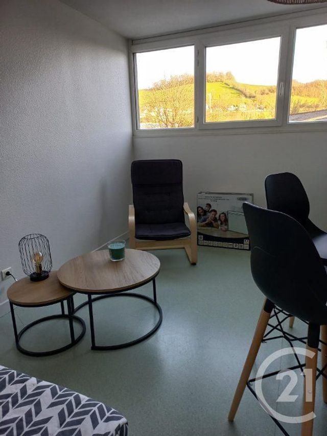 Appartement Studio à louer - 1 pièce - 20.0 m2 - AURILLAC - 15 - AUVERGNE - Century 21 Pradel Immobilier