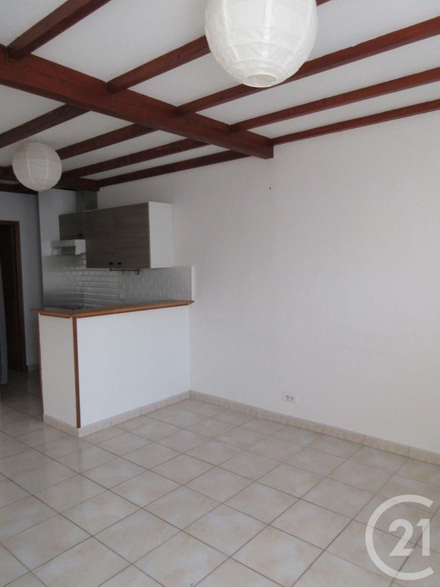 Appartement T1 à louer - 2 pièces - 38.0 m2 - AURILLAC - 15 - AUVERGNE - Century 21 Pradel Immobilier