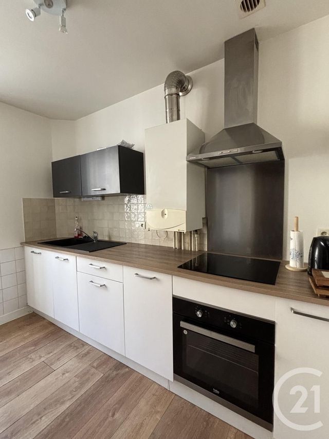 Appartement T2 à louer - 2 pièces - 43.0 m2 - AURILLAC - 15 - AUVERGNE - Century 21 Pradel Immobilier