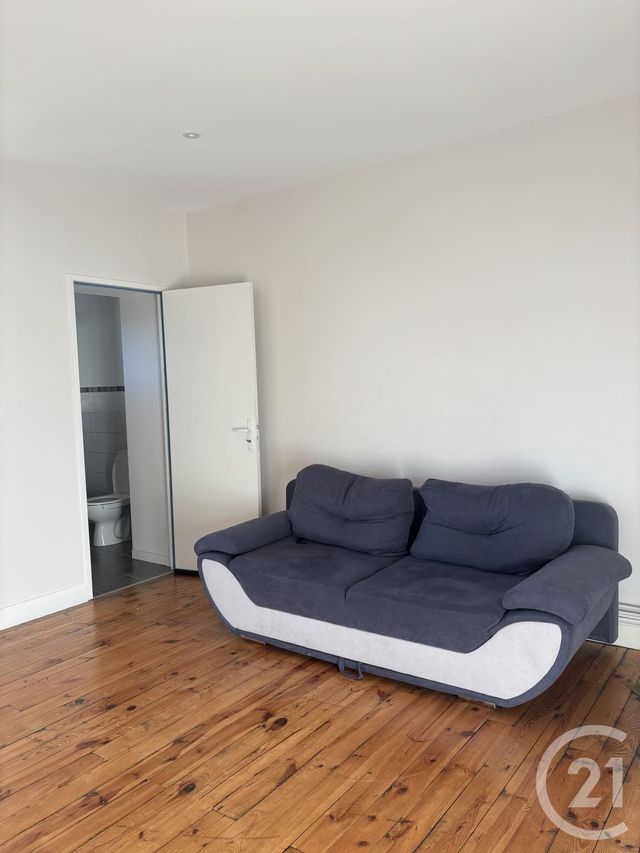 Afficher la photo en grand Appartement T2 à louer - 2 pièces - 48.0 m2 - AURILLAC - 15 - AUVERGNE - Century 21 Pradel Immobilier